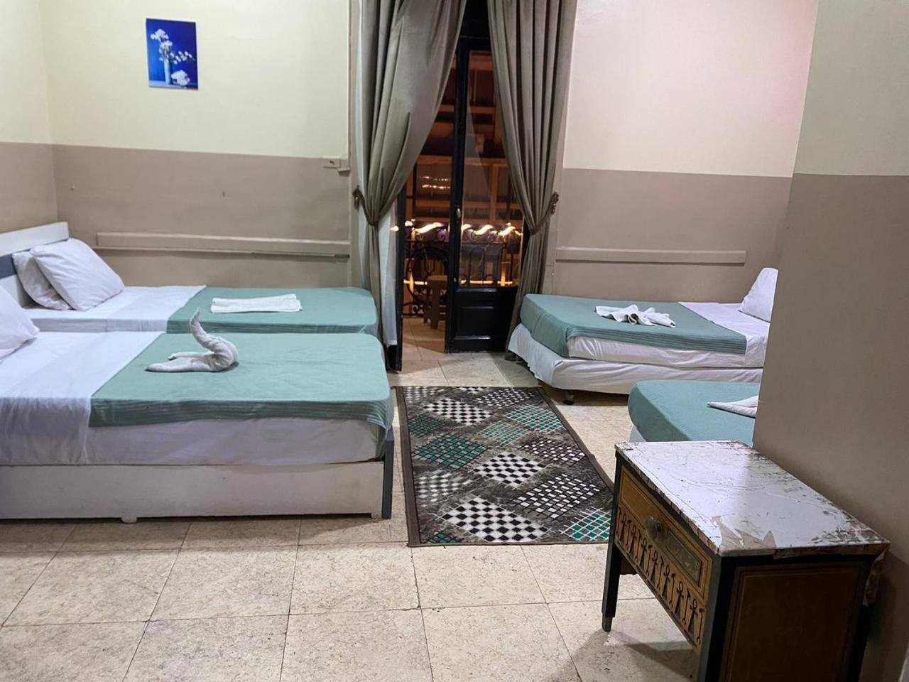 One Season Hostel Cairo Exterior photo